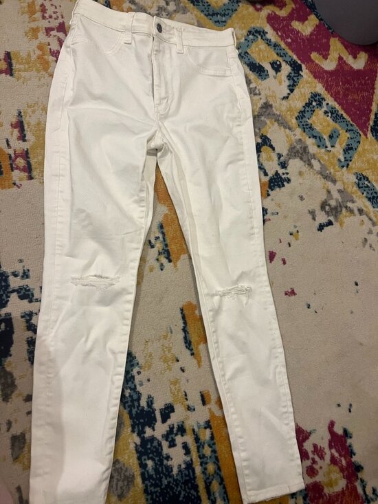American Eagle Outfitters Denim - American Eagle White Super Stretch Ripped Knee Skinny Jeans